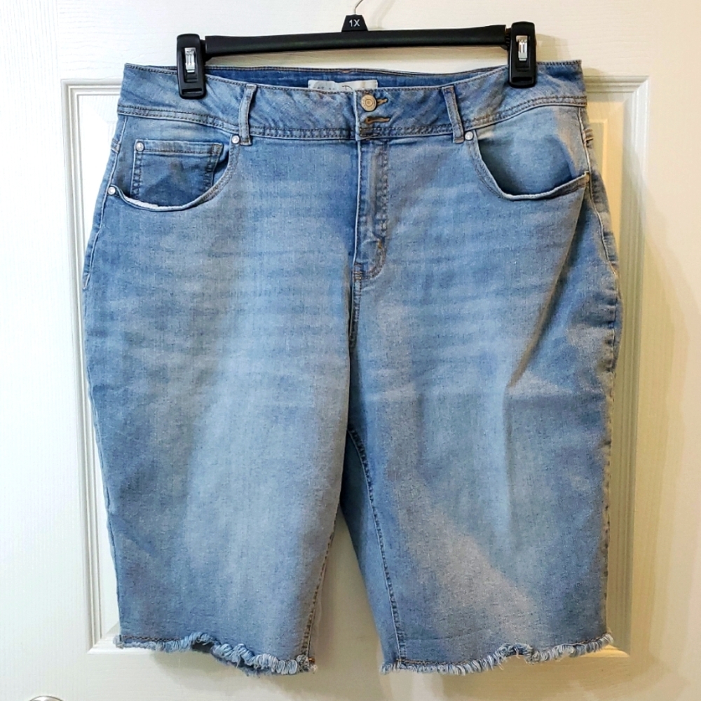 CATO FASHION PLUS Light Blue Denim Bermuda Shorts 18W